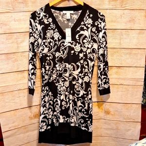 White House Black Market tunic small